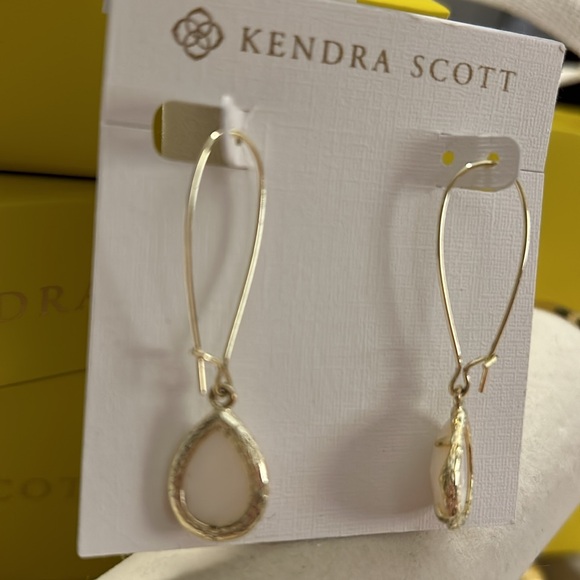 Kendra Scott Dee Drop Earrings - Picture 2 of 3